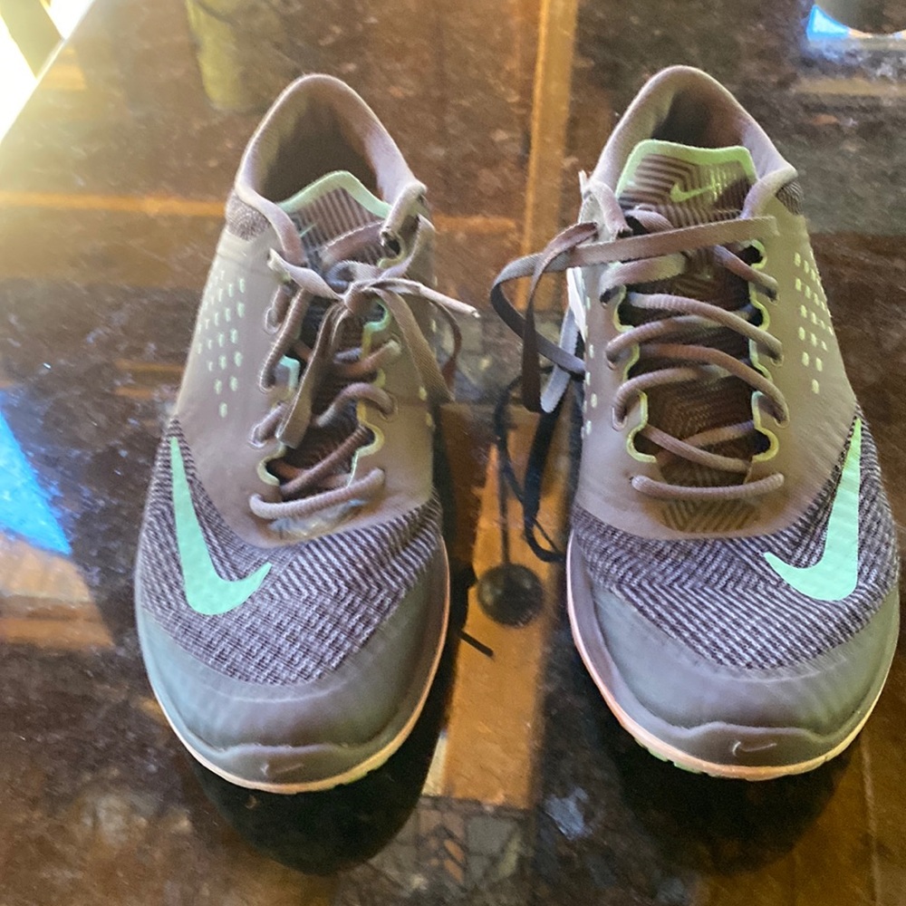 Nike women’s sneakers Size 7